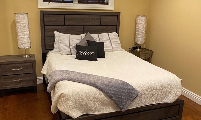 Mount Davidson Manor Apartment | SF Central Near SF State and Muni line to all attractions large 2+ bedroom