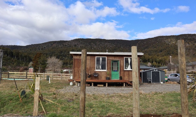 Tongariro National Park Cabin | Shadows Hut! Your ultimate mountain escape! Pet Friendly! World heritage site!