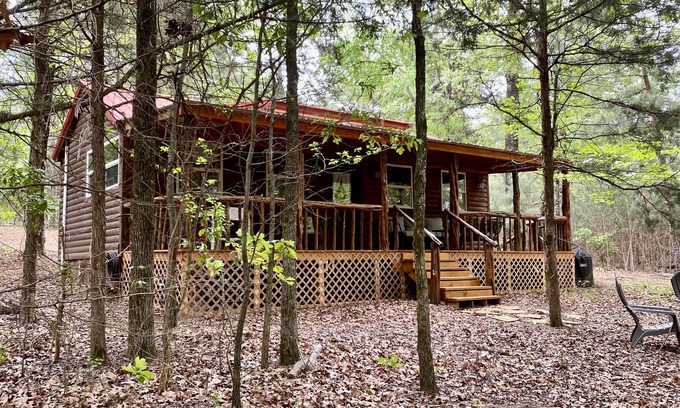 Quitman Cabin | SHADY CEDAR LOG CABIN: Spiritual Retreat & Country Resort for Rest & Restoration