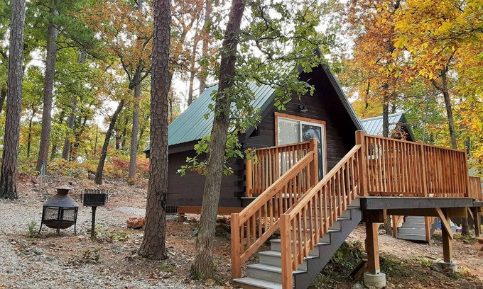 Potosi Cabin | Shady Pine Primitive Cabin 2 @Spring Lake Ranch