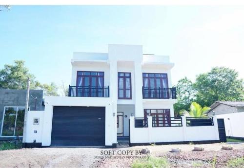Ja-Ela Villa | Sham Villa