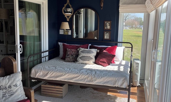 Washington House | Shananegins on the River, Pet Friendly! 🐶