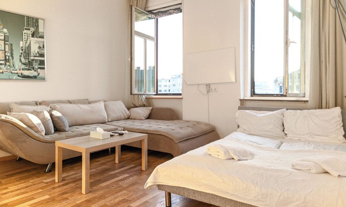 Brigittenau Apartment | Shared 2BR Residence by Millennium Tower