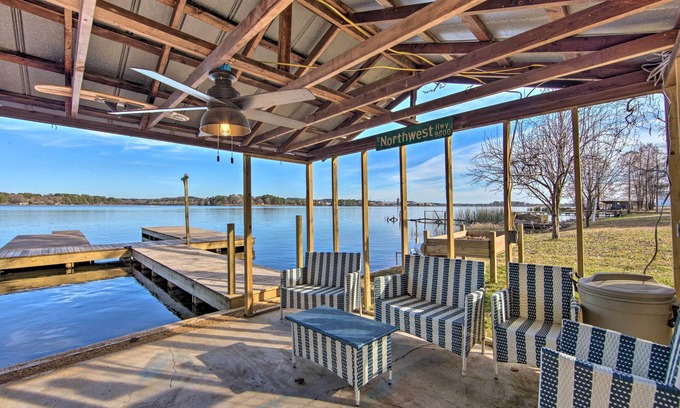 Lone Star Cottage | Shared Dock & Lake Access: Daingerfield Tiny Home