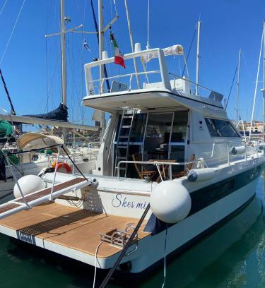 Archi Boat Rental | She's Mine Yacht