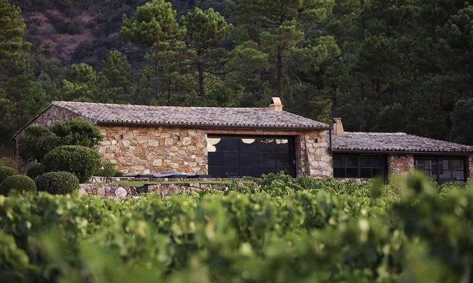 Bormes-Les-Mimosas House | Shepherd House in the Vines