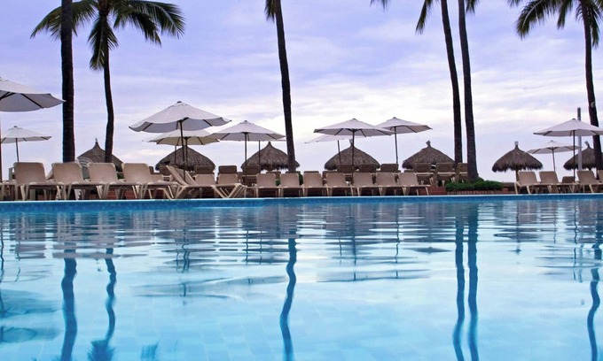 Las Glorias Resort | Sheraton Buganvilias Resort & Convention Center