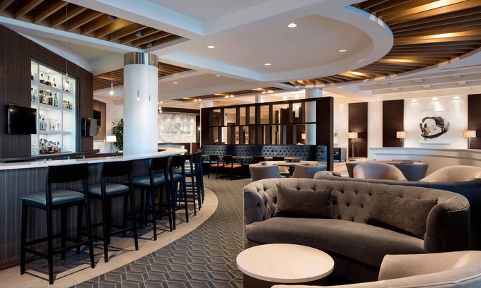 Calgary Hotel | Sheraton Cavalier Calgary Hotel