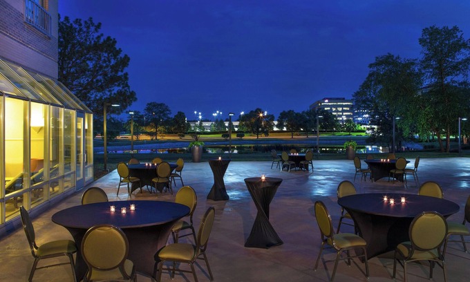 Elk Grove Village Hotel | Sheraton Suites Chicago Elk Grove