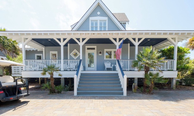 South Beach House | Shifting Sands is the ultimate in BHI oceanfront living!