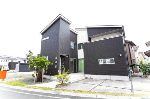 Imazu Villa | Shiga Lakeside Villa in Minamishinbo