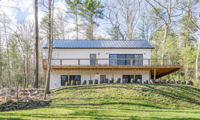 Sparrow Bush Apartment | Shingle Creek in Sparrow Bush