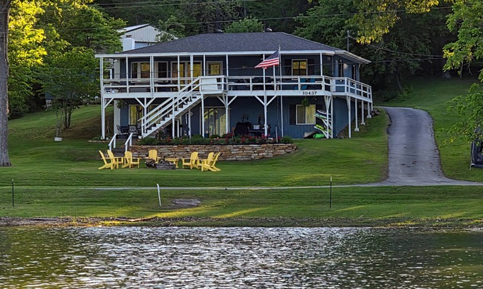 Rogers House | Shoreline at Beaver Lake. Relaxing Peaceful Lakefront Home