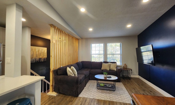 Kilbourne House | Short-term & long-term furnished rental. Monthly price includes all utilities.n