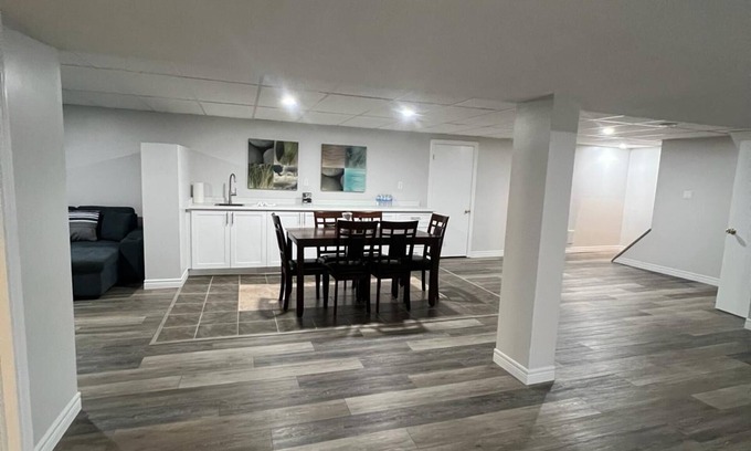 Niagara Falls House | Short Term Vacation Rental In Niagra Falls Minutes From Fall Entire House