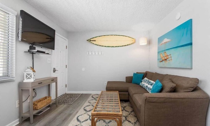 Ocean City Condo | Short Walk to Beach and Boardwalk with a Pool