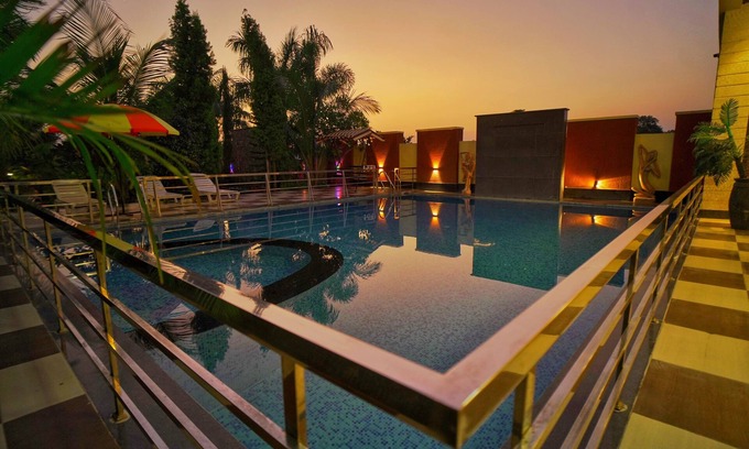 Vallabhnagar Hotel | Shreenath Resort