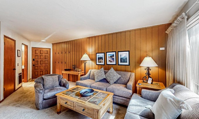 Mammoth Lakes Apartment | Sierra Park Villas 39 H