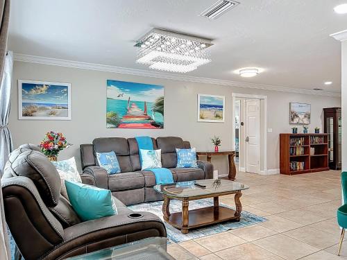 South Sarasota House | Siesta Key Paradise for Beach Lovers