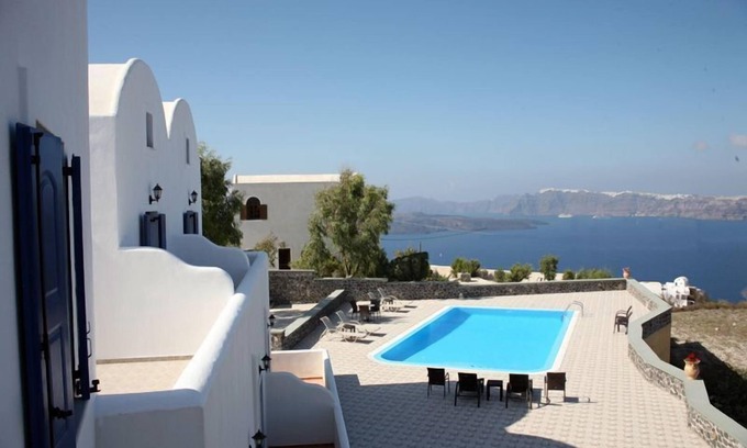 Akrotiri House | Sigal Villa