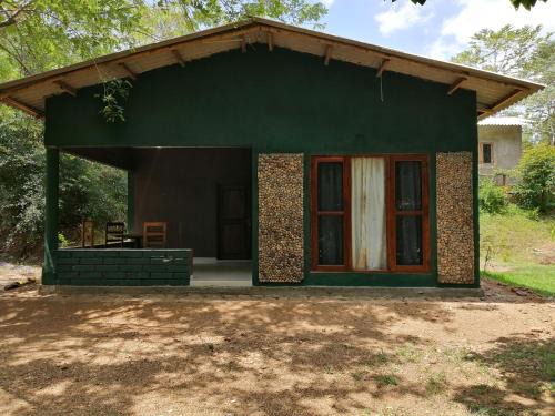 Udawalawa House | Silent Bungalow River Side