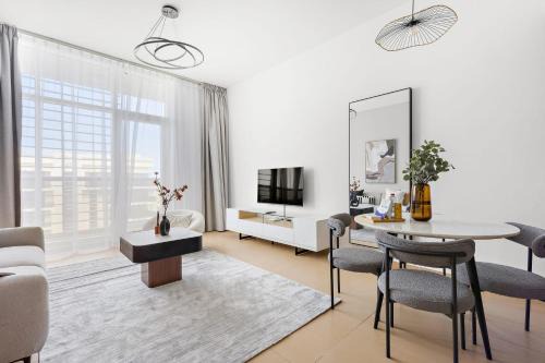 Khalifa City Apartment | Silkhaus Contemporary 1 BDR Next to Golf Course