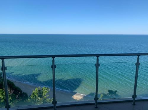 Byala Apartment | Silver Beach Byala - Студио Б89 първа линия с морска панорама с два басейна и осигурен паркинг