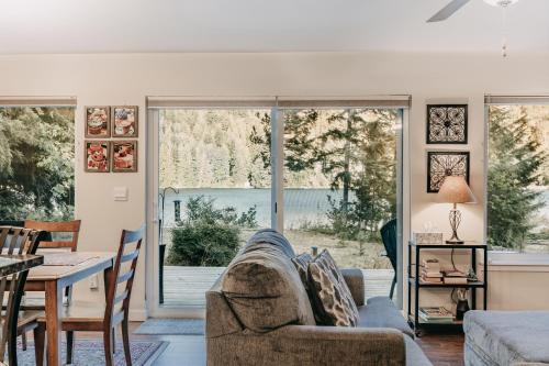 Maple Falls House | Silver Lake Cabin 47 - Lakefront - Wi-Fi - F-P