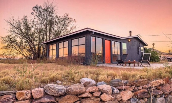 Yucca Valley Cabin | Silver Tree Retreat with views