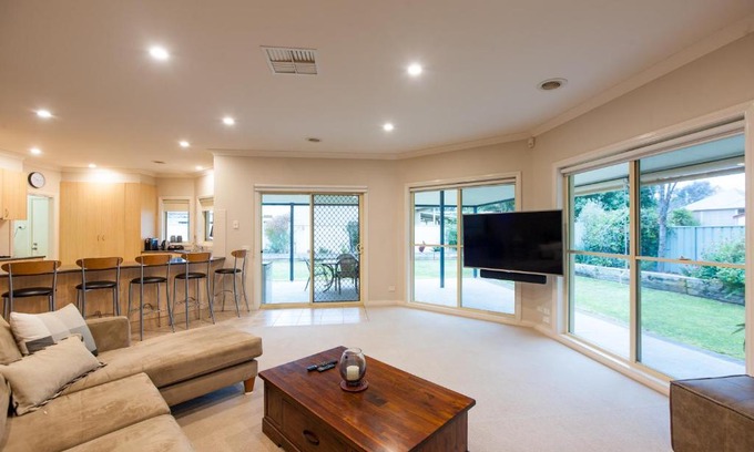Moama House | Simms Retreat