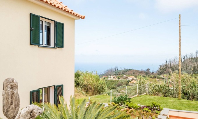 Porto Moniz Cottage | Simone haystack by Homie