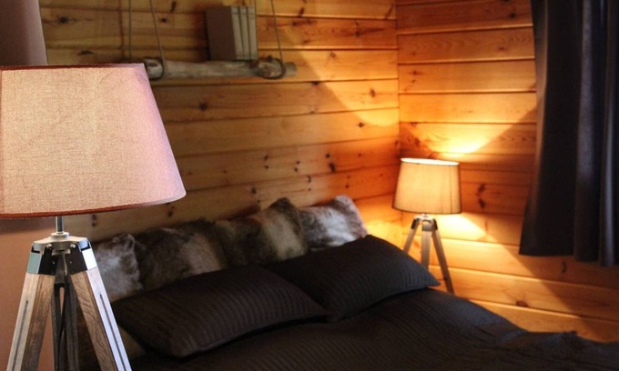 Hatzfeld Cabin | Simple but elegant hut
