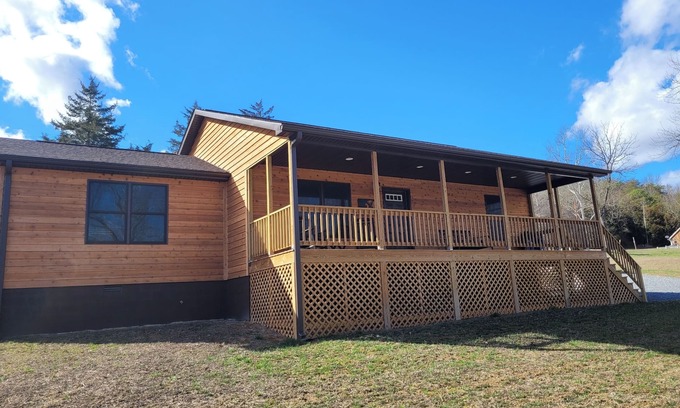 Luray Cabin | Simple Pleasures at the River