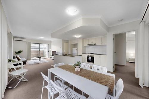 Mango Hill Apartment | Simple & Sweet Mango Hill Home - Big Patio