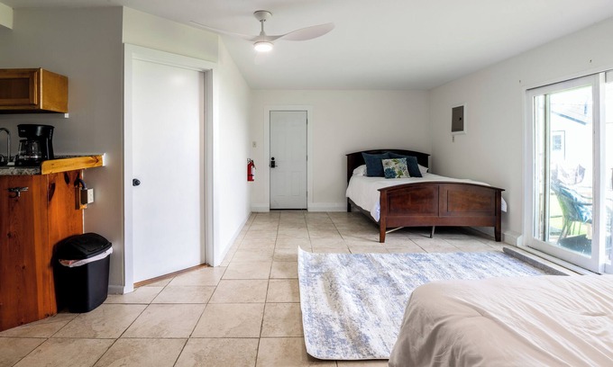 Gypsum Apartment | Simply Kelleys Resort -Lakeview Lower- Charming and renovated 2-bed apartment!