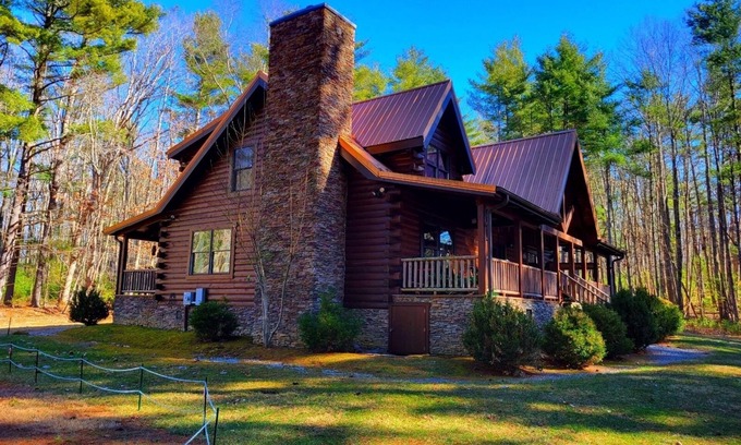 Pipestem Cabin | Simply Southern Cabin Vacation Fun!