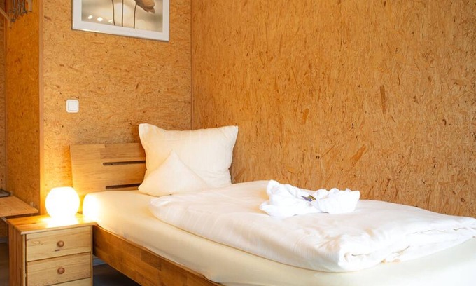 Neubrucke Apartment | Single room with shower and WC