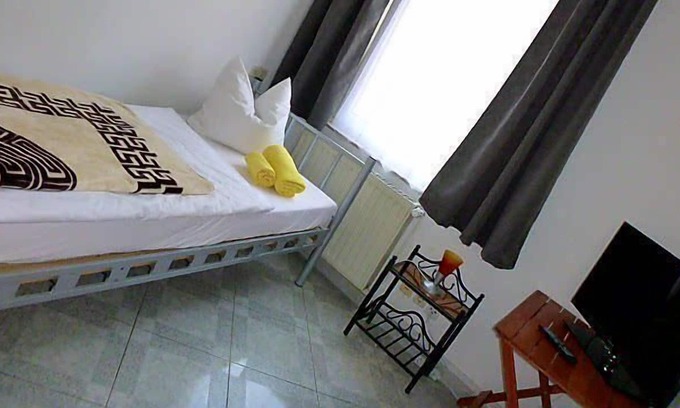 Mitte Apartment | Single room-Basic-Shared Bathroom-Zi 2-10