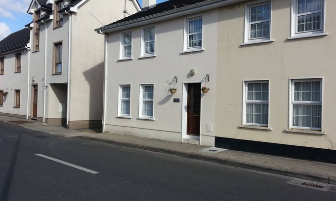 Keshcarrigan House | Sionna - 3 Bedroom Town House in Delightful Village of Keshcarrigan Co. Leitrim