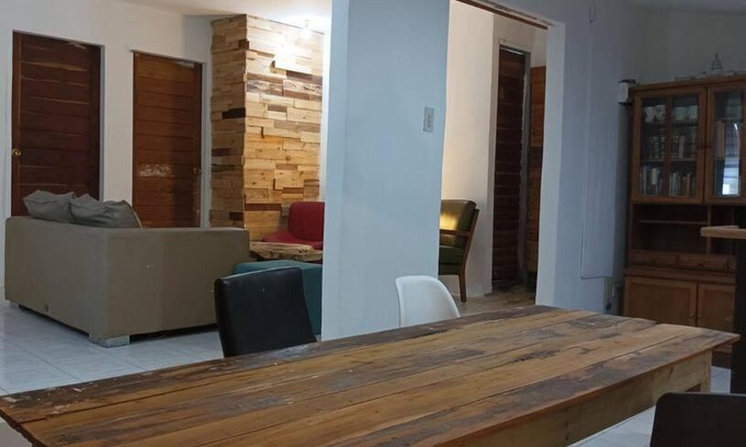 Pontevedra House | Sir Jes family abode filled with hospitality