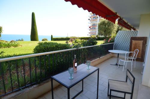Fabron Apartment | SIRIUS - Exceptionnelle vue mer dans les hauteurs de Nice