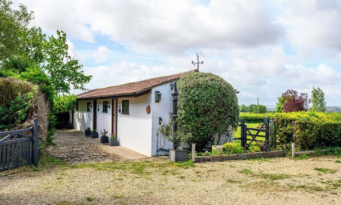 Staple Hill Apartment | Siston Stables by StayStaycations