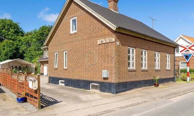 Henne Apartment | Situated right next to the train station, this vacation home near Henne St. awaits you.