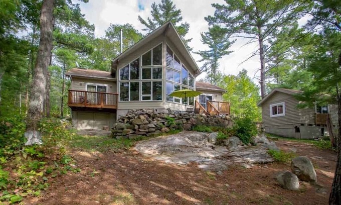 Georgian Bay Cottage | Six-mile Cottage - Three Bedroom Cottage, Sleeps 8