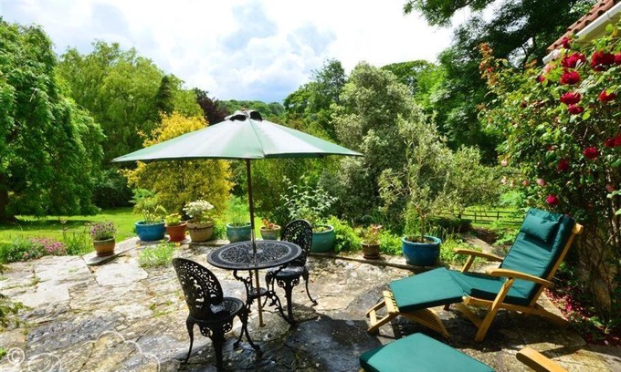 Upwey House | Sixpenny Cottage