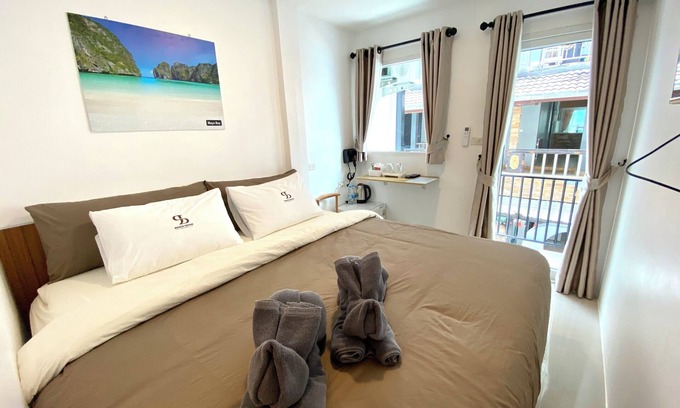 Patong Bed & Breakfast | SJ Beach House Patong