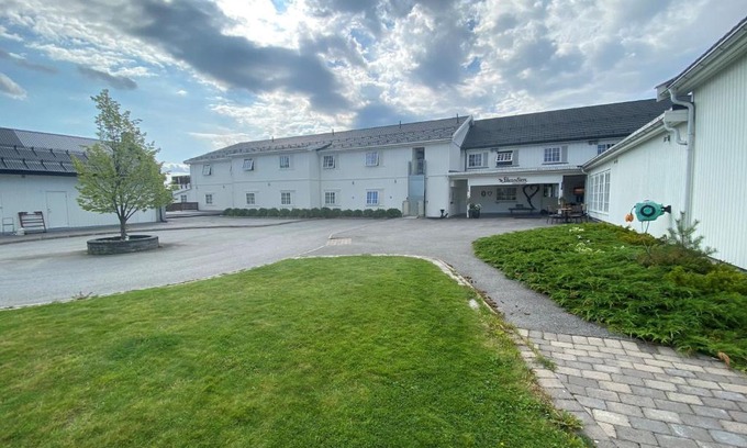 Kirkenaer Hotel | Skaslien Hotel & Guesthouse