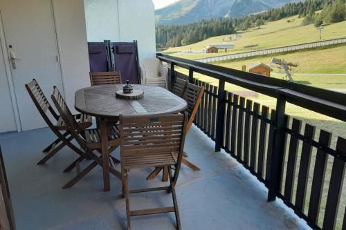 Saint-Etienne-en-Devoluy Apartment | Ski in and ski out apartment Superdévoluy