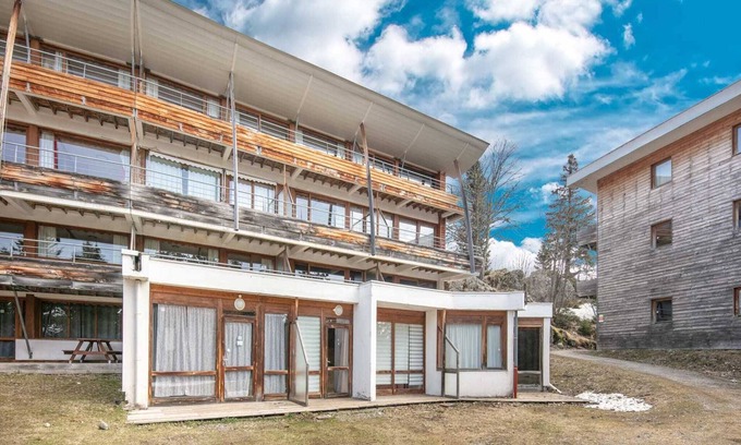 Chamrousse Apartment | Ski-In Comfort with Scenic Views
