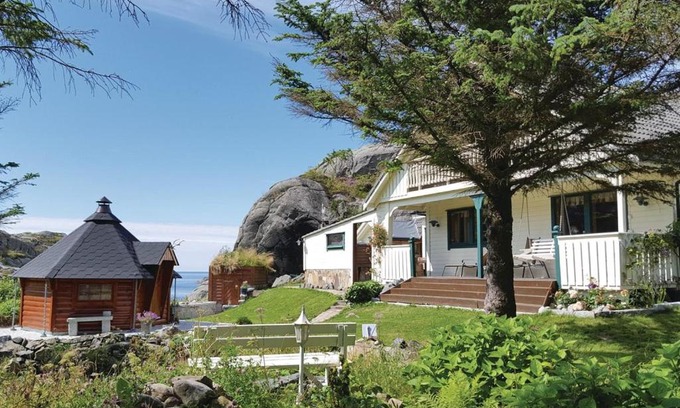 Karmoy House | Skudeneshavn 180 Fish Camp